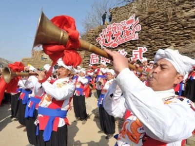 敲锣鼓 扭秧歌 辞旧迎新"陕北榆林过